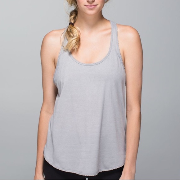 LULULEMON 105 F singlet grey muscle tank top with scallop hem - Picture 2 of 8